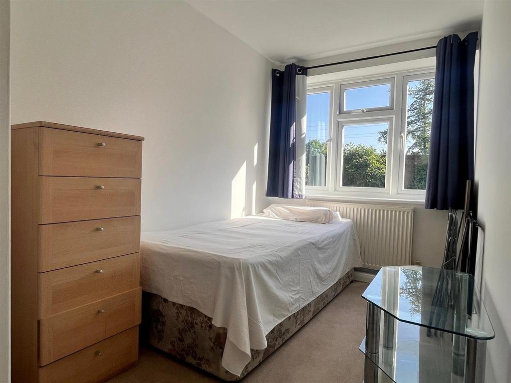 Bed 3.jpg