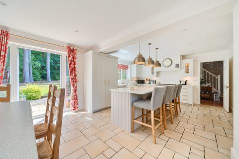 2 Stonedene Close, Headley Down, Bordon, GU35 8HW