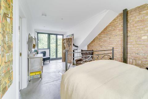35 Kelvin Road, London, N5 2PR