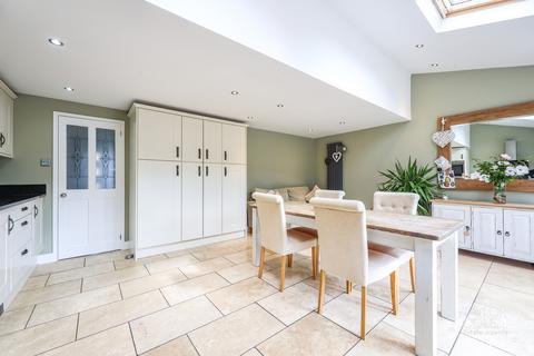 28 Chartwell, Tamworth, B79 7UG