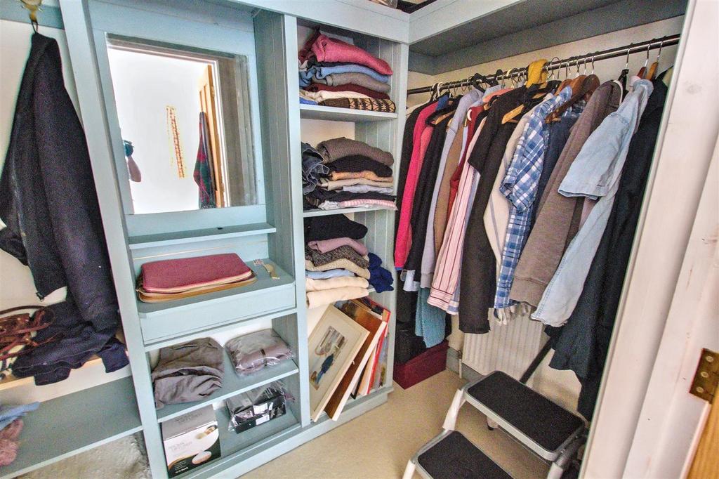 Walk in cupboard