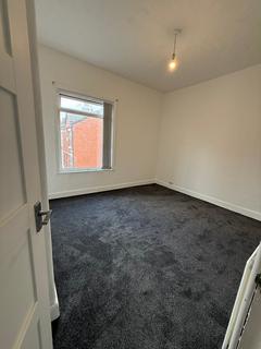 2 bedroom terraced house to rent, Coniston Street, Salford