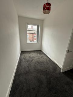 2 bedroom terraced house to rent, Coniston Street, Salford