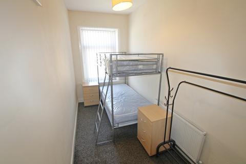 2 bedroom terraced house to rent, Chapel Street, Nelson
