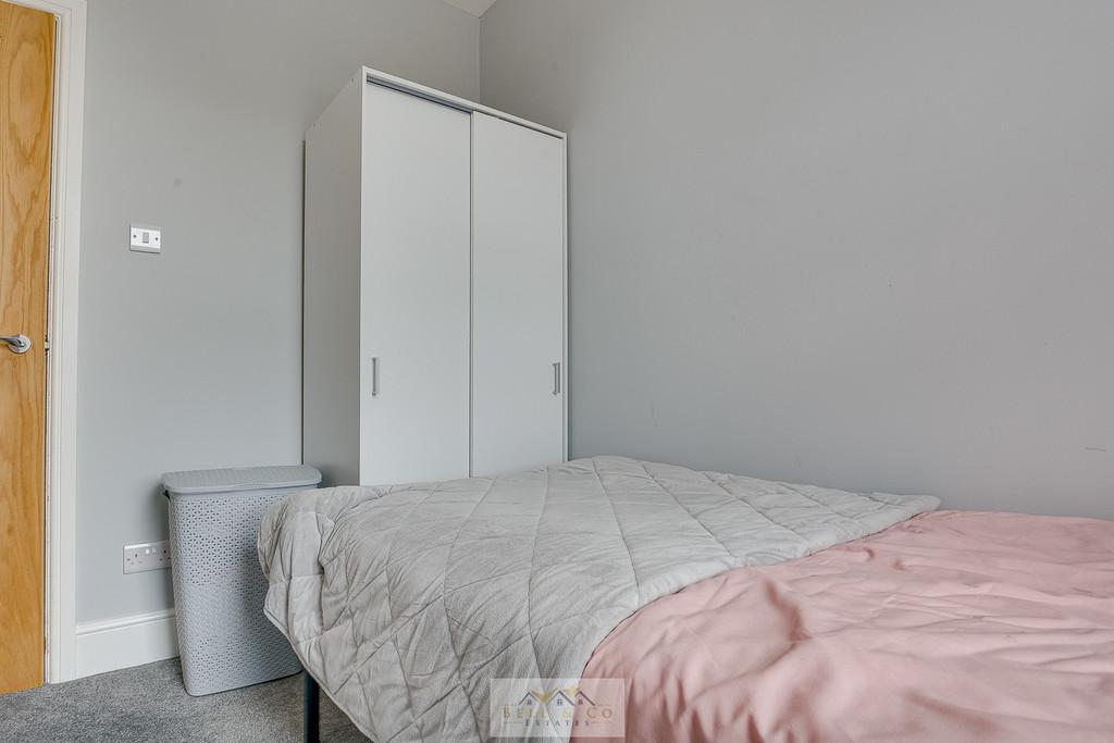 Bedroom 2.2