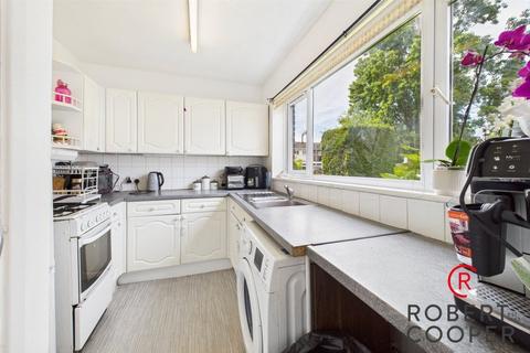 8 Farthings Close, Pinner, HA5 2QR