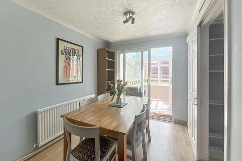 18 Brookfield Walk, Oldland Common, Bristol, BS30 9SS