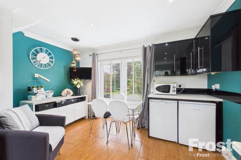 5 Eddystone Walk, Staines, TW19 7DP