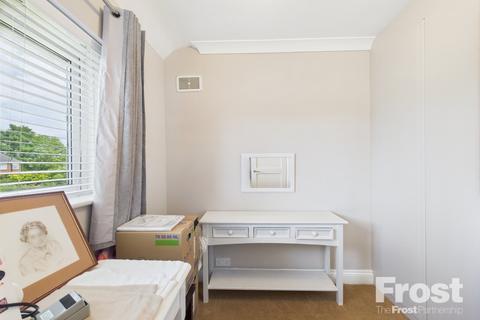 5 Eddystone Walk, Staines, TW19 7DP