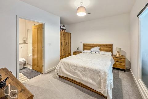 2 bedroom apartment for sale, Main Road, Harwich CO12