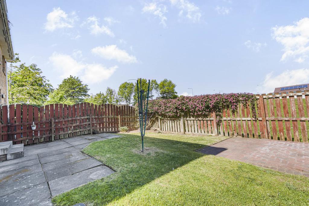 8 Glenisla Court, Whitburn (33)