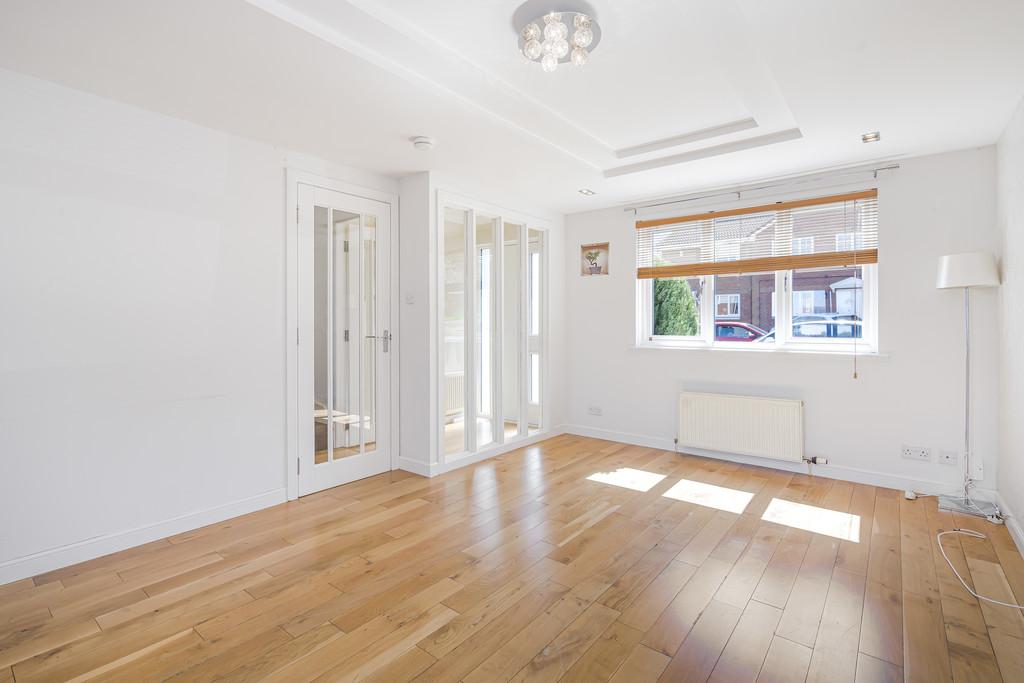 8 Glenisla Court, Whitburn (28)