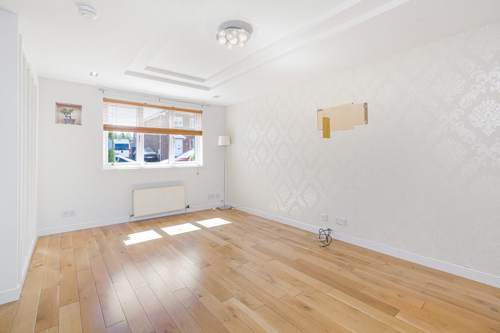 8 Glenisla Court, Whitburn (29)