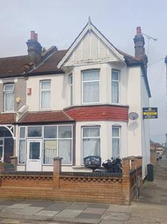 4 bedroom end of terrace house for sale, Breamore Road, IG3