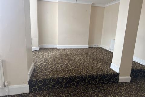4 bedroom end of terrace house for sale, Breamore Road, IG3