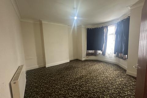 4 bedroom end of terrace house for sale, Breamore Road, IG3