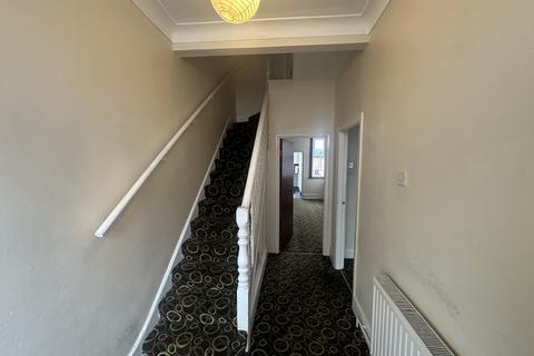 4 bedroom end of terrace house for sale, Breamore Road, IG3
