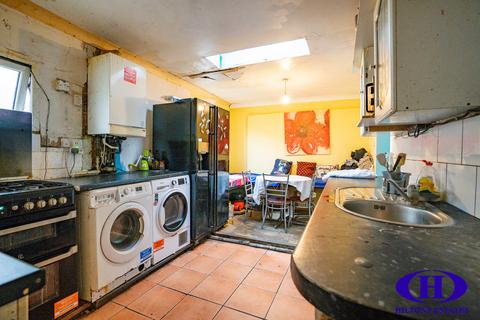 undefined, Mornington Crescent, Hounslow