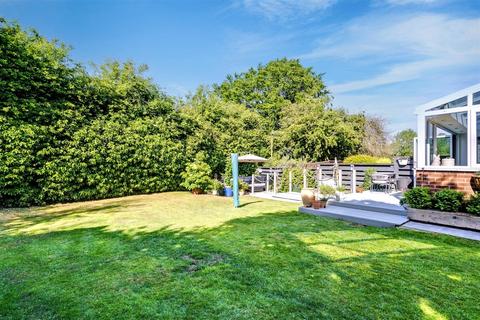 13 Belvoir Close, Ilkeston, DE7 4ND