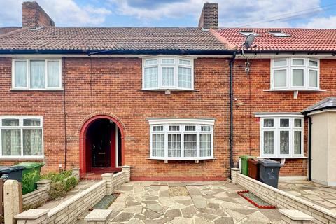 2 bedroom terraced house for sale, Markyate Road, Dagenham, RM8