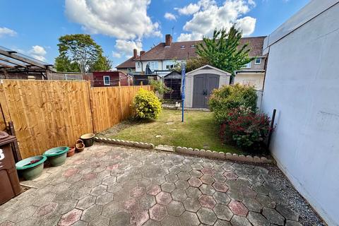 2 bedroom terraced house for sale, Markyate Road, Dagenham, RM8