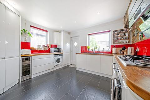 3 bedroom flat for sale, Kingston Road, Raynes Park, London, SW20