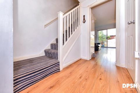 3 bedroom end of terrace house for sale, Dartmouth Mews, Morley, Leeds