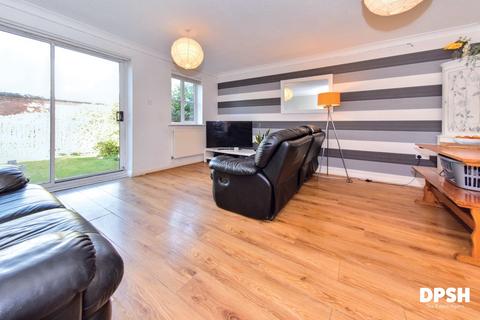 3 bedroom end of terrace house for sale, Dartmouth Mews, Morley, Leeds