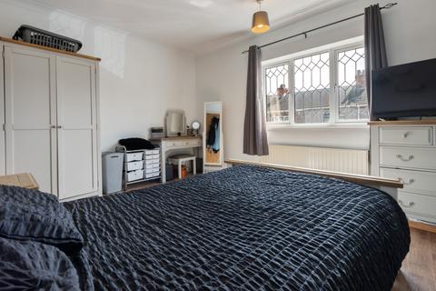142 Blundell Avenue, Cleethorpes, DN35 7RJ