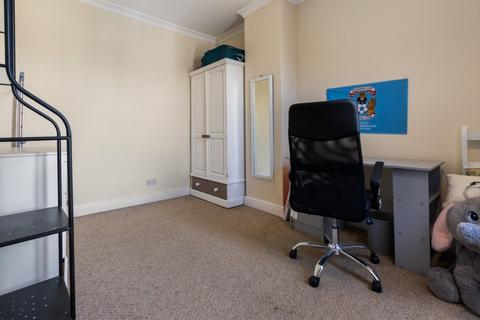 142 Blundell Avenue, Cleethorpes, DN35 7RJ