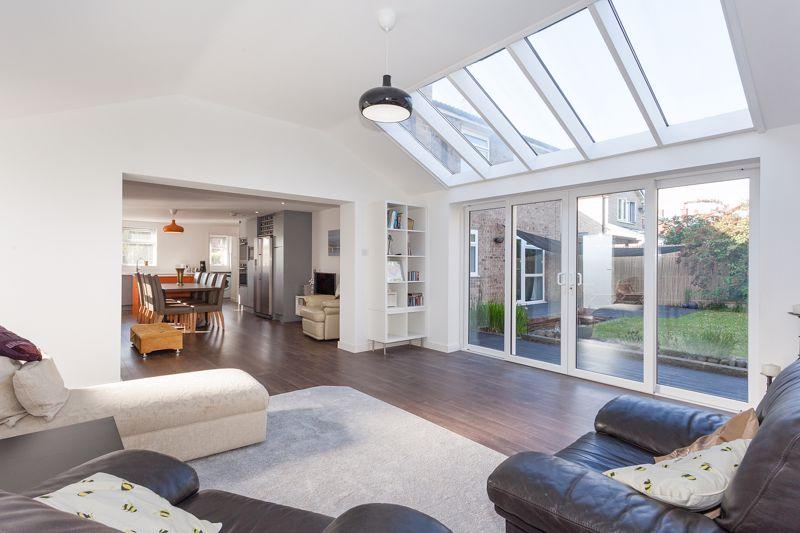 Sitting/family room