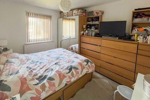 5 Chestnut Close, Whitfield, Dover, CT16 3HE