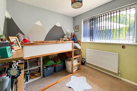 5 Chestnut Close, Whitfield, Dover, CT16 3HE