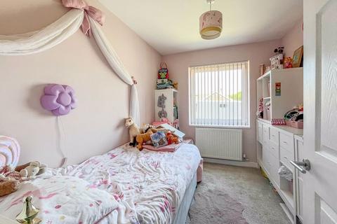 5 Chestnut Close, Whitfield, Dover, CT16 3HE