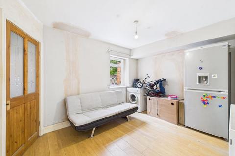 338 Grimshaw Lane, Middleton, Manchester, M24 2AU