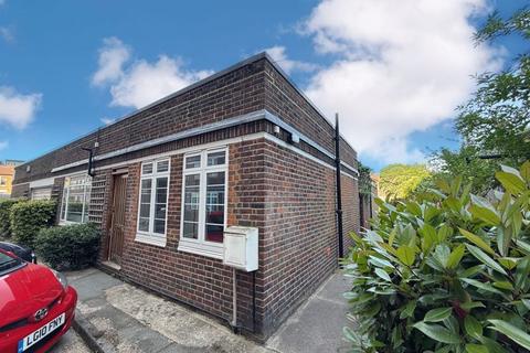 2 bedroom ground floor flat to rent, The Lodge, Du Cane Court Balham High Road Balham SW17 7JA