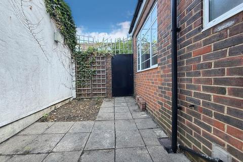 2 bedroom ground floor flat to rent, The Lodge, Du Cane Court Balham High Road Balham SW17 7JA