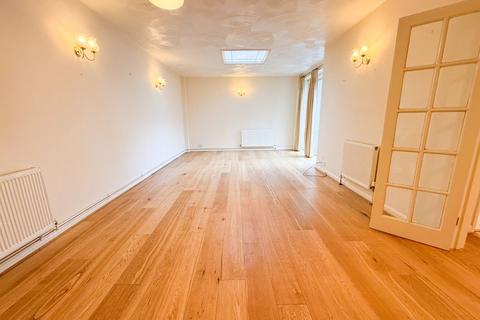 2 bedroom ground floor flat to rent, The Lodge, Du Cane Court Balham High Road Balham SW17 7JA