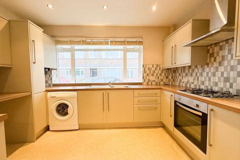 2 bedroom ground floor flat to rent, The Lodge, Du Cane Court Balham High Road Balham SW17 7JA