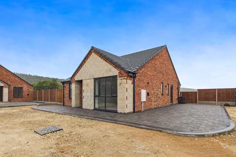 3 bedroom detached bungalow for sale, Copper Beech Close, Newark NG22