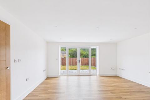 3 bedroom detached bungalow for sale, Copper Beech Close, Newark NG22