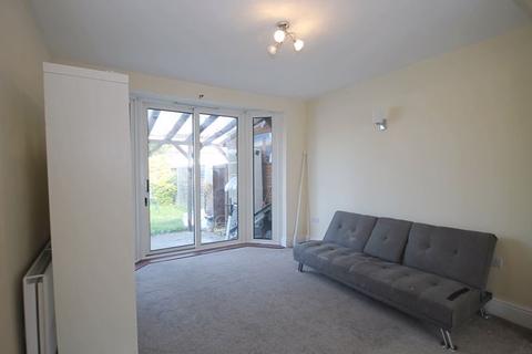 25 Fraser Road, Perivale, Greenford, UB6 7AJ