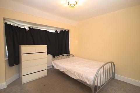 25 Fraser Road, Perivale, Greenford, UB6 7AJ