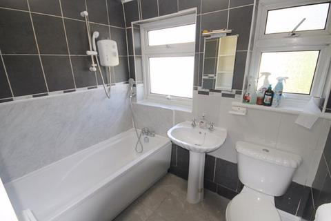 25 Fraser Road, Perivale, Greenford, UB6 7AJ