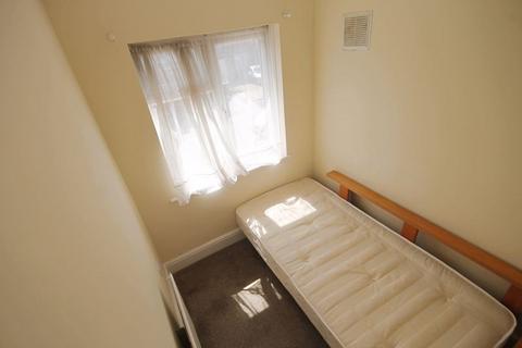 25 Fraser Road, Perivale, Greenford, UB6 7AJ