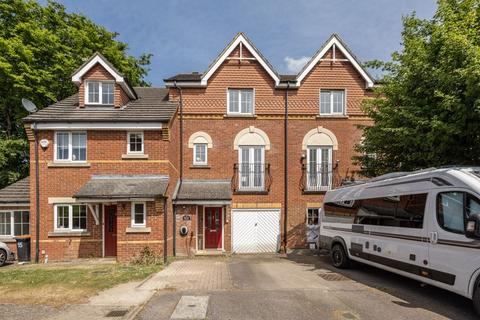 16 Brook Close, Dunstable, LU6 1HD
