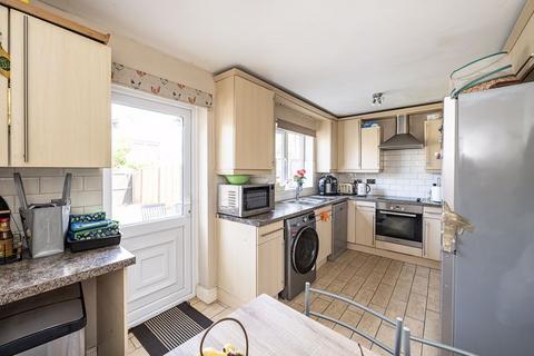 16 Brook Close, Dunstable, LU6 1HD