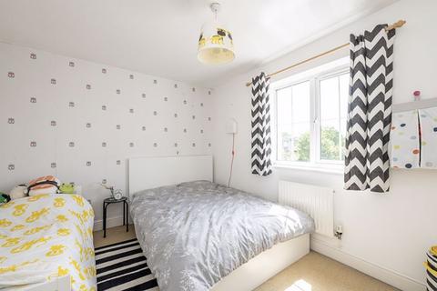 16 Brook Close, Dunstable, LU6 1HD