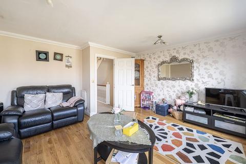 16 Brook Close, Dunstable, LU6 1HD