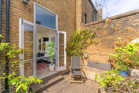 2 bedroom apartment for sale, Median Road, E5